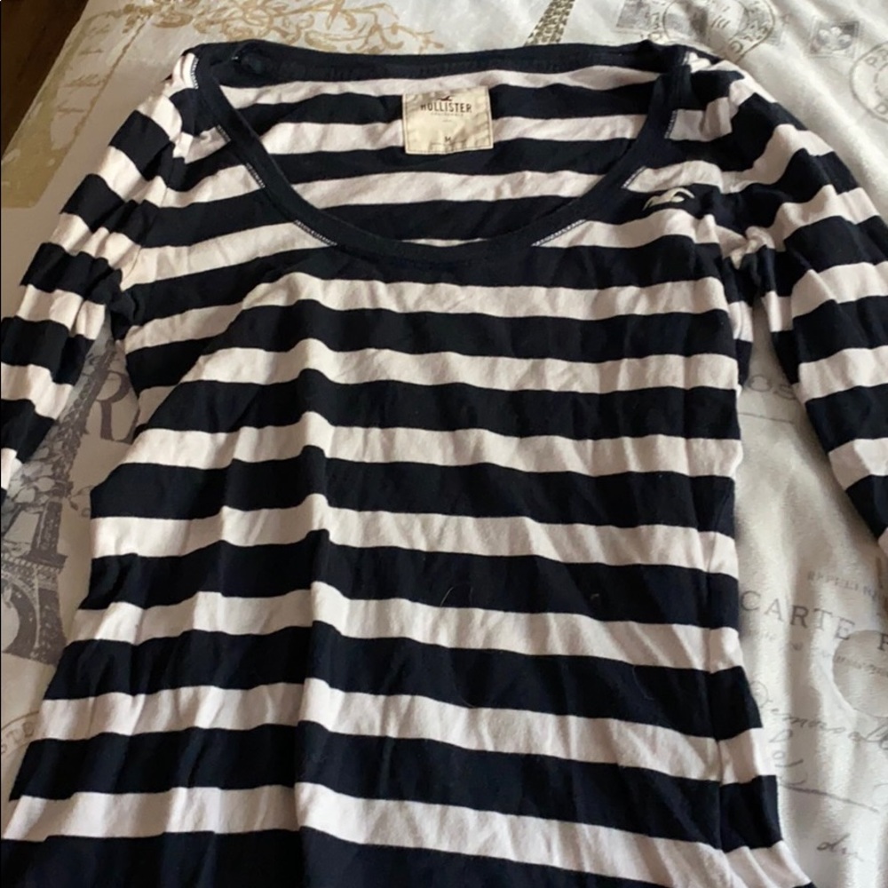 Long sleeved shirt.